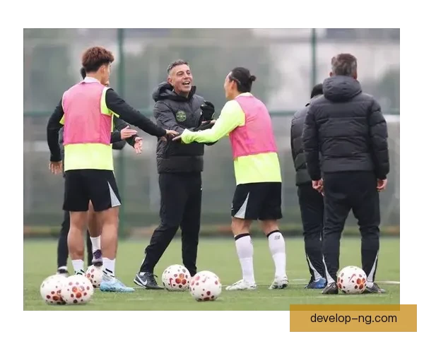 布莱克浦足球俱乐部最新动态：新援加盟与赛季目标更新